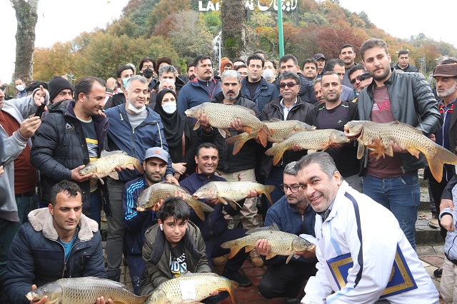 همایش بزرگ ماهیگیری در حاشیه استخر لاهیجان برگزار شد